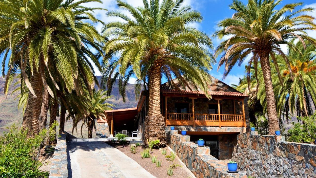 Villa - Unique With Heated Pool Fátaga